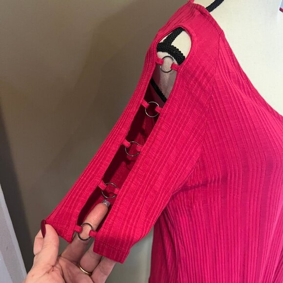 Jennifer Lopez Short Sleeve Raspberry, Shoulder show, Size Large - Picture 3 of 9